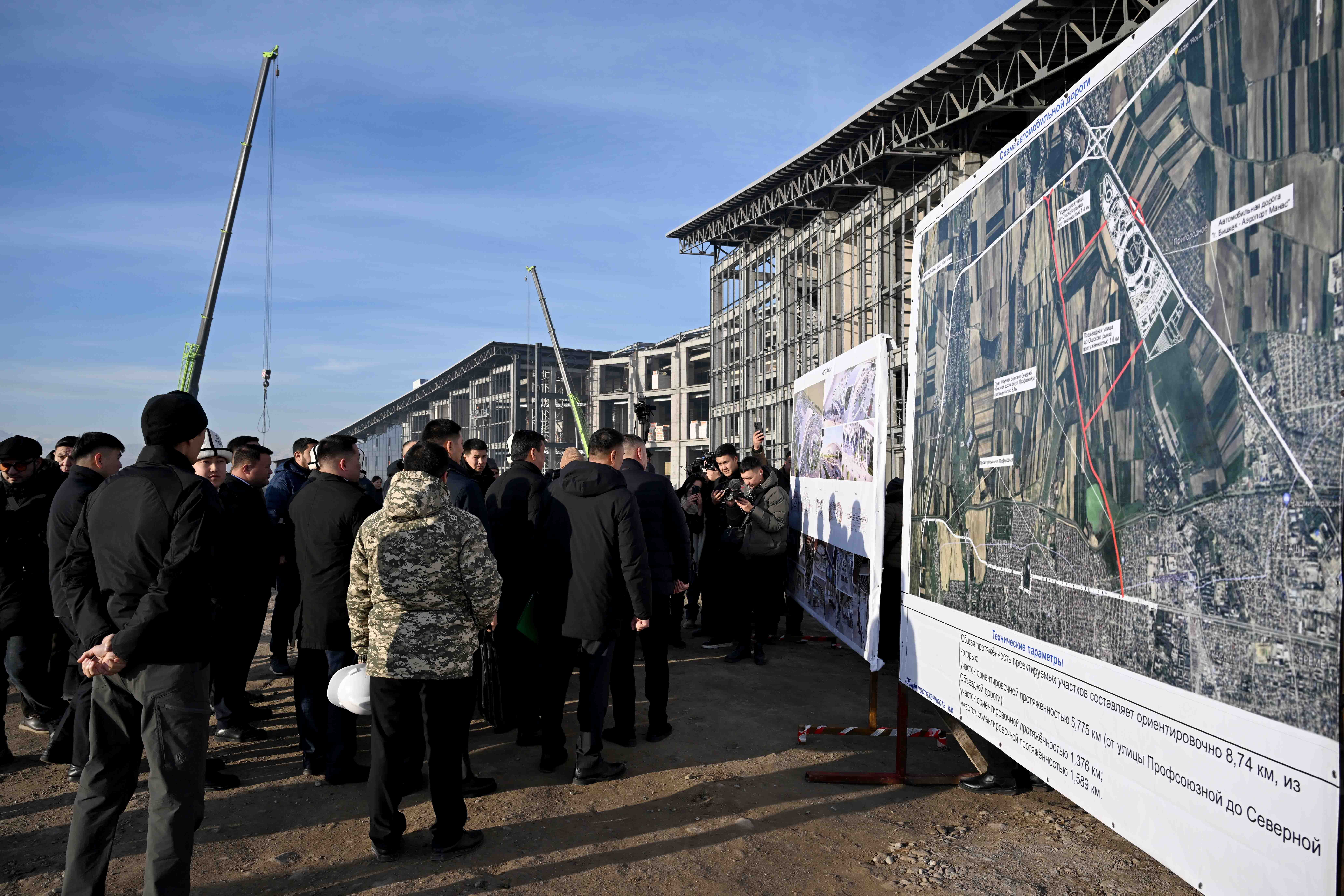 Касымалиев ири инфраструктуралык объекттердин курулушу менен таанышты