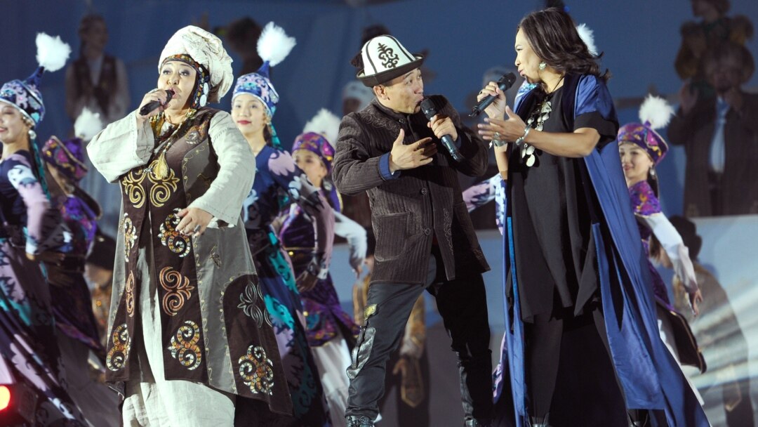 Маданият кызматкерлеринин айлыгы апрелден тарта 2 эсе көтөрүлөт