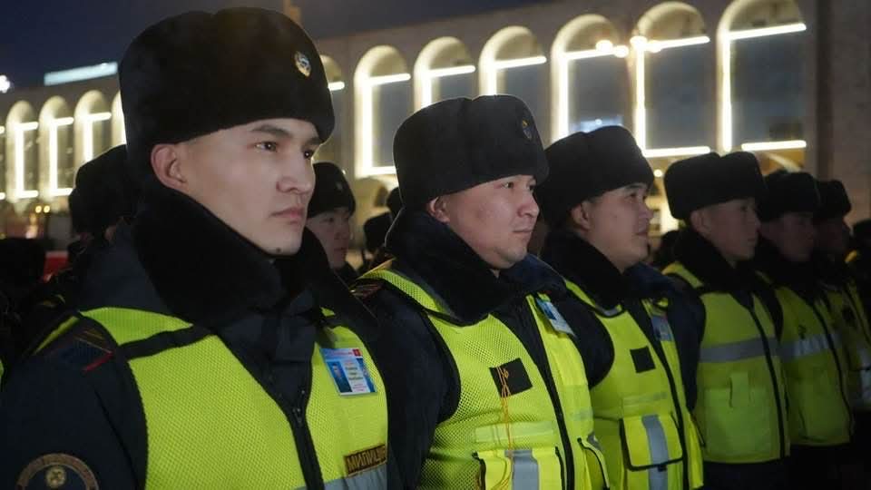 ИИМ: Кыргызстанда жаңы жыл түнү тынч өттү, олуттуу кырсыктар катталган жок
