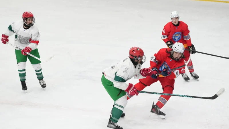 Бишкек мэри хокейчилерге жаңы муз аянтын куруп берүүнү убадалады