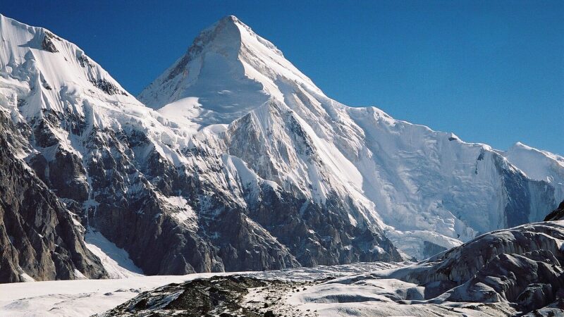 Сиздин акыл баарына жетет, болгону жеткире билүү кажет. Кутман таң, акылманым!