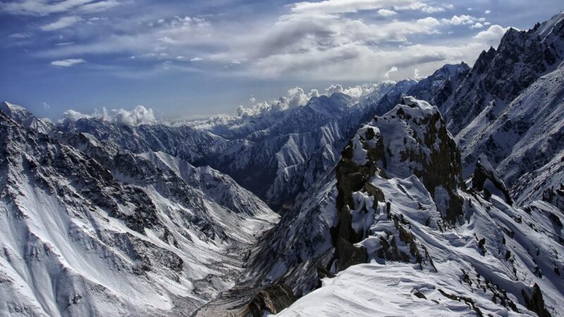 Кырка тоолуу Кыргызстанда төрөлгөнүмө миң шүгүр… Иш күнүңүз көңүлдүү өтсүн, окурман!