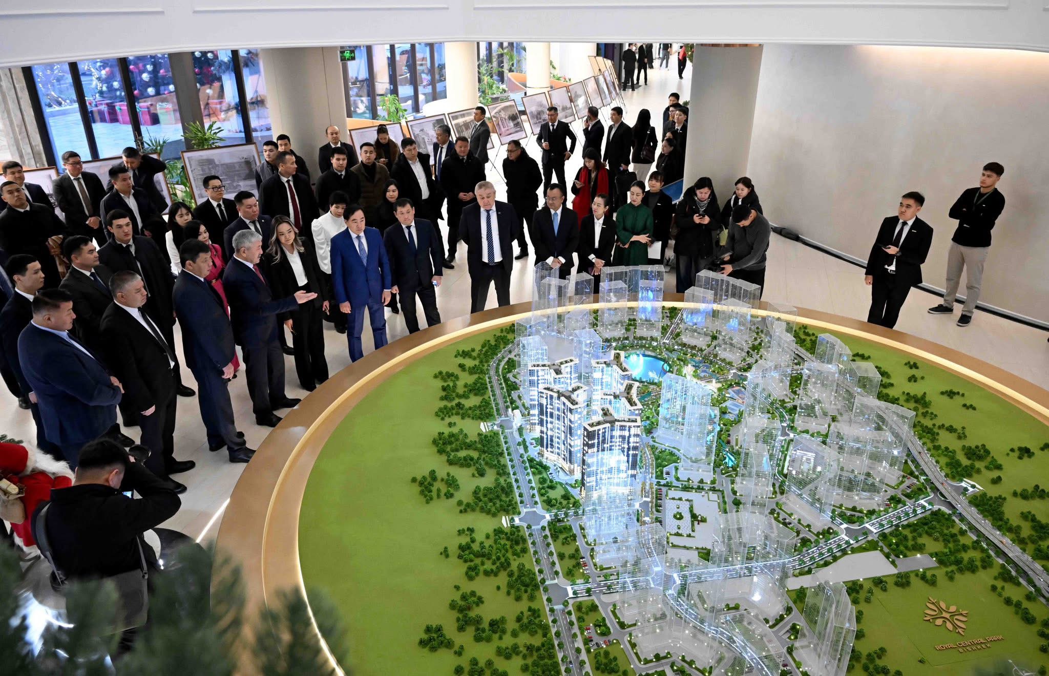 Касымалиев Бишкектеги инвестициялык жана курулуш долбоорлору менен таанышты