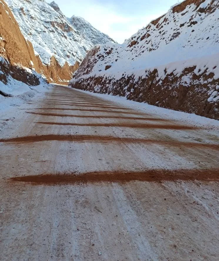 Ашууларда жол ачык, чектөөлөр жок, бирок жол эрежесин сактоону эскертебиз!