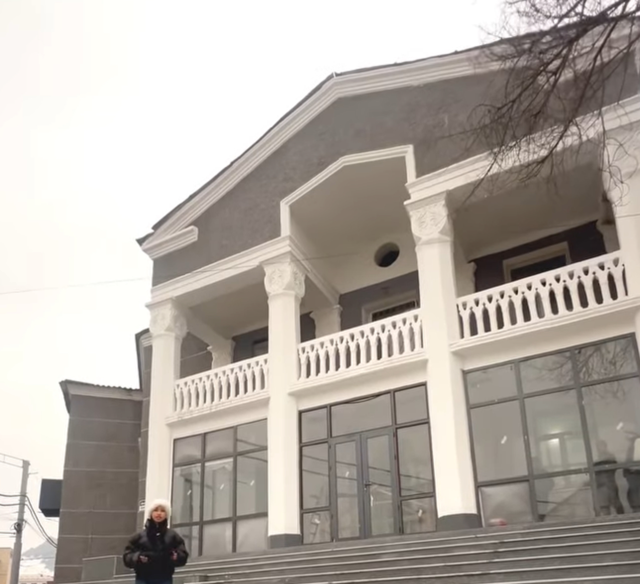 Оштогу каралбай калган “Кыргызкөмүрдүн” имараты оңдоп-түзөөдөн өткөрүлдү