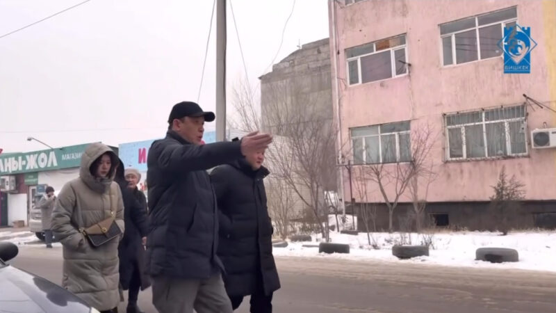 Мэр: Ачкөздүк да бул, 1 метр сыртка чыгарып алып эмне пайда тапты?