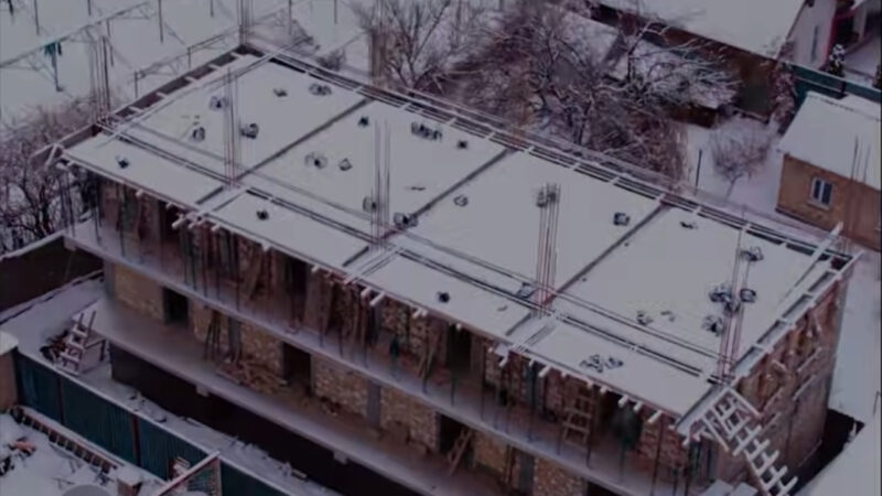 Бишкекте уруксатсыз курулуп жаткан объекттин иши токтотулду