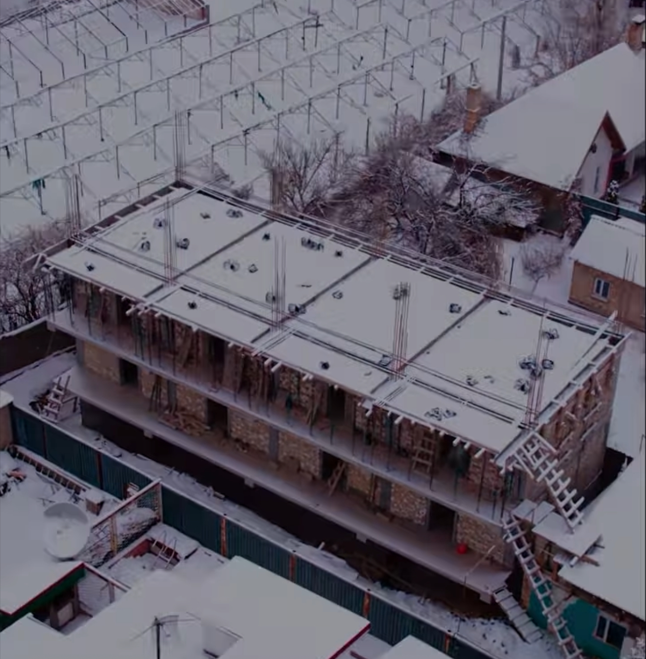 Бишкекте уруксатсыз курулуп жаткан объекттин иши токтотулду