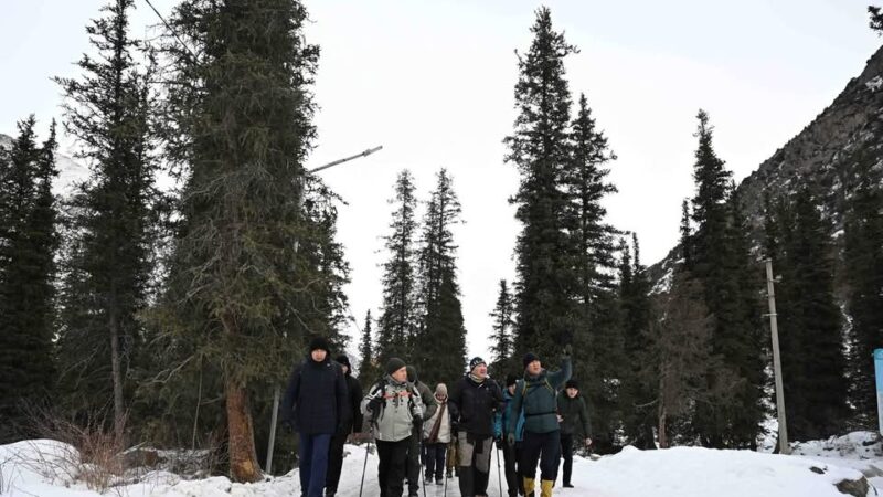 Касымалиев: Урматтуу туристтер, биздин жаратылышыбызды келип көрүп кетиңиздер!