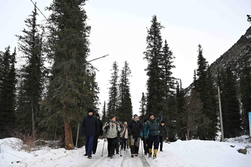 Касымалиев: Урматтуу туристтер, биздин жаратылышыбызды келип көрүп кетиңиздер!