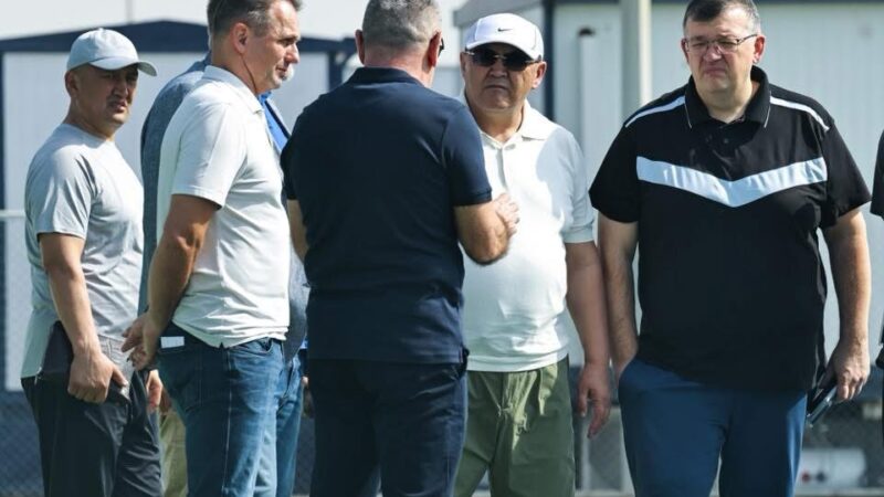 Камчыбек Ташиев олимпиадалык кураманын машыгуусуна катышты