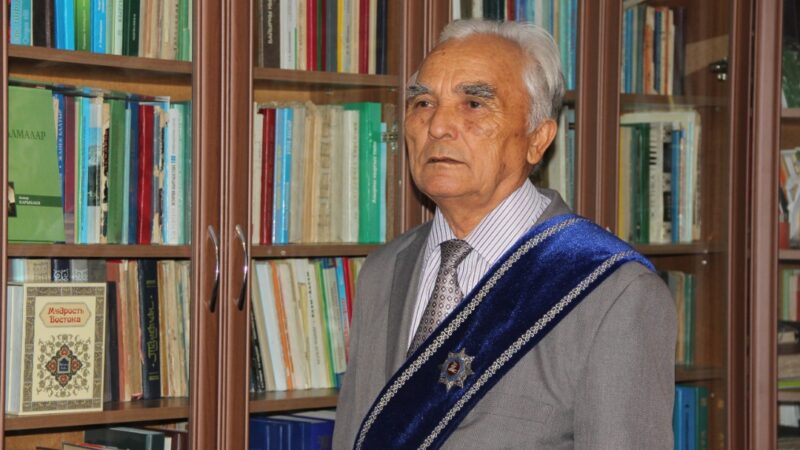 Белгилүү жазуучу Омор Сооронов дүйнөдөн кайтты