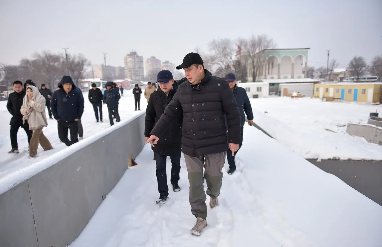 Мэр: Жибек жолу проспектисинде көпүрө куруп жаткан подрядчыны алмаштырууну тапшырды