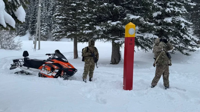 Ысык-Көлдө чек арачылардын иш күндөрүнөн сүрөт баян