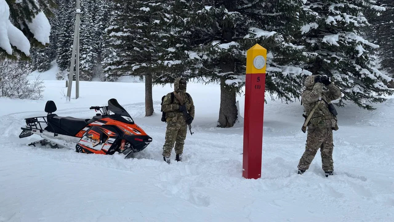 Ысык-Көлдө чек арачылардын иш күндөрүнөн сүрөт баян