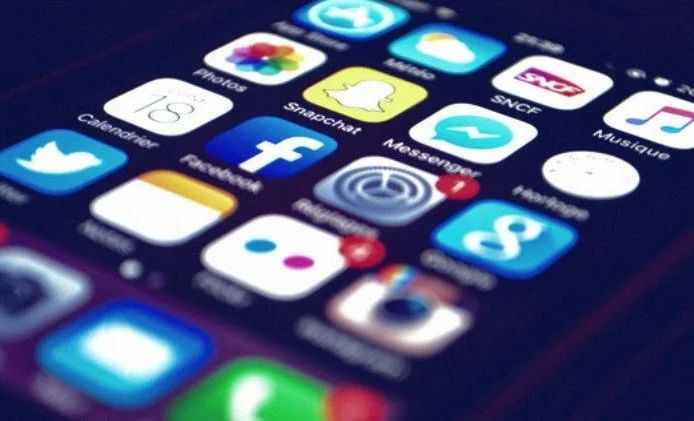 ЖРТга даярдануу эми оңой: Окуучулар үчүн акысыз тиркеме иштелип жатат