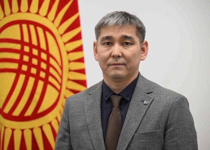 Дамирбек Осмонов саламаттык сактоо министри болуп дайындалды