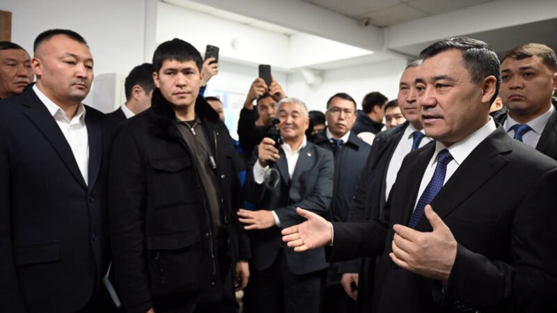 Садыр Жапаров айдоочуларды даярдоо системасын өркүндөтүү боюнча чараларды кеңири түшүндүрүп берди