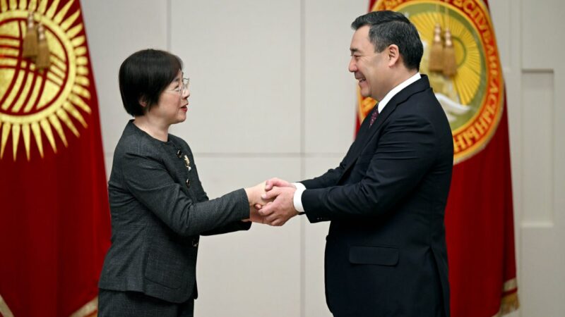 Садыр Жапаров Азия инфраструктуралык инвестициялар банкынын президенти Цзоу Цзяини кабыл алды