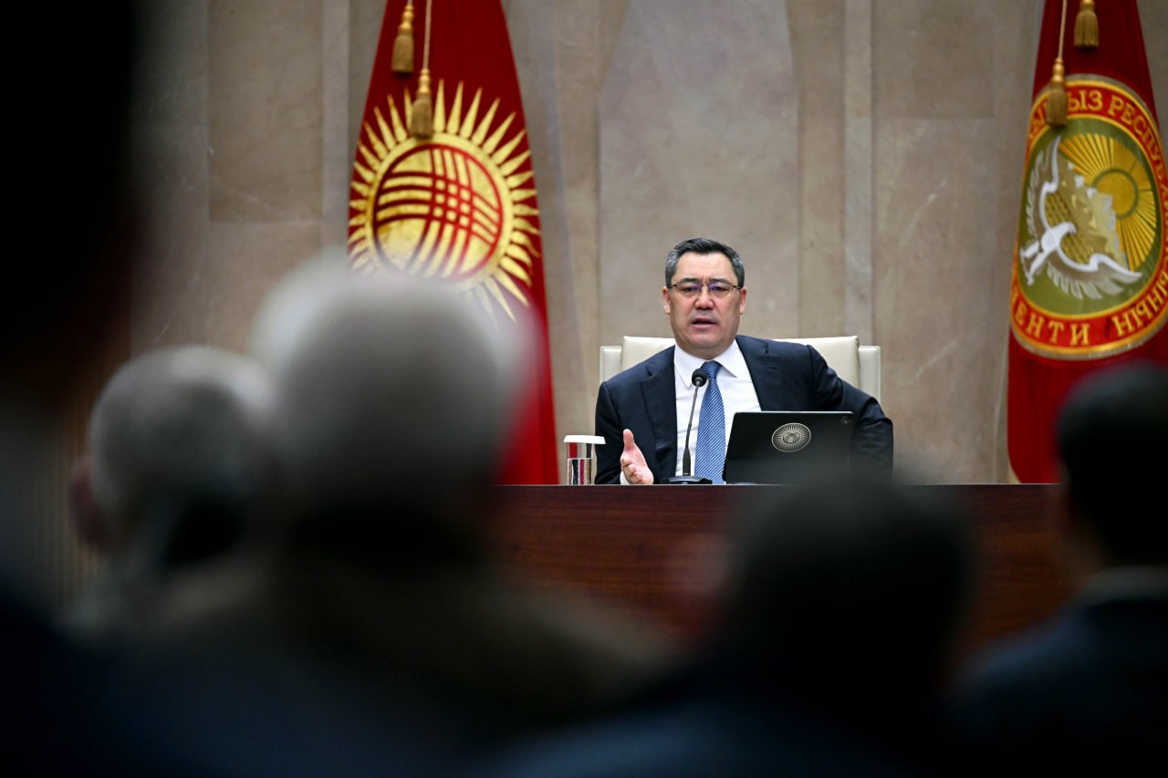 Президент баңгизаттарды мыйзамсыз жүгүртүүгө байланыштуу кармалган адамдардын жакындарын кабыл алды