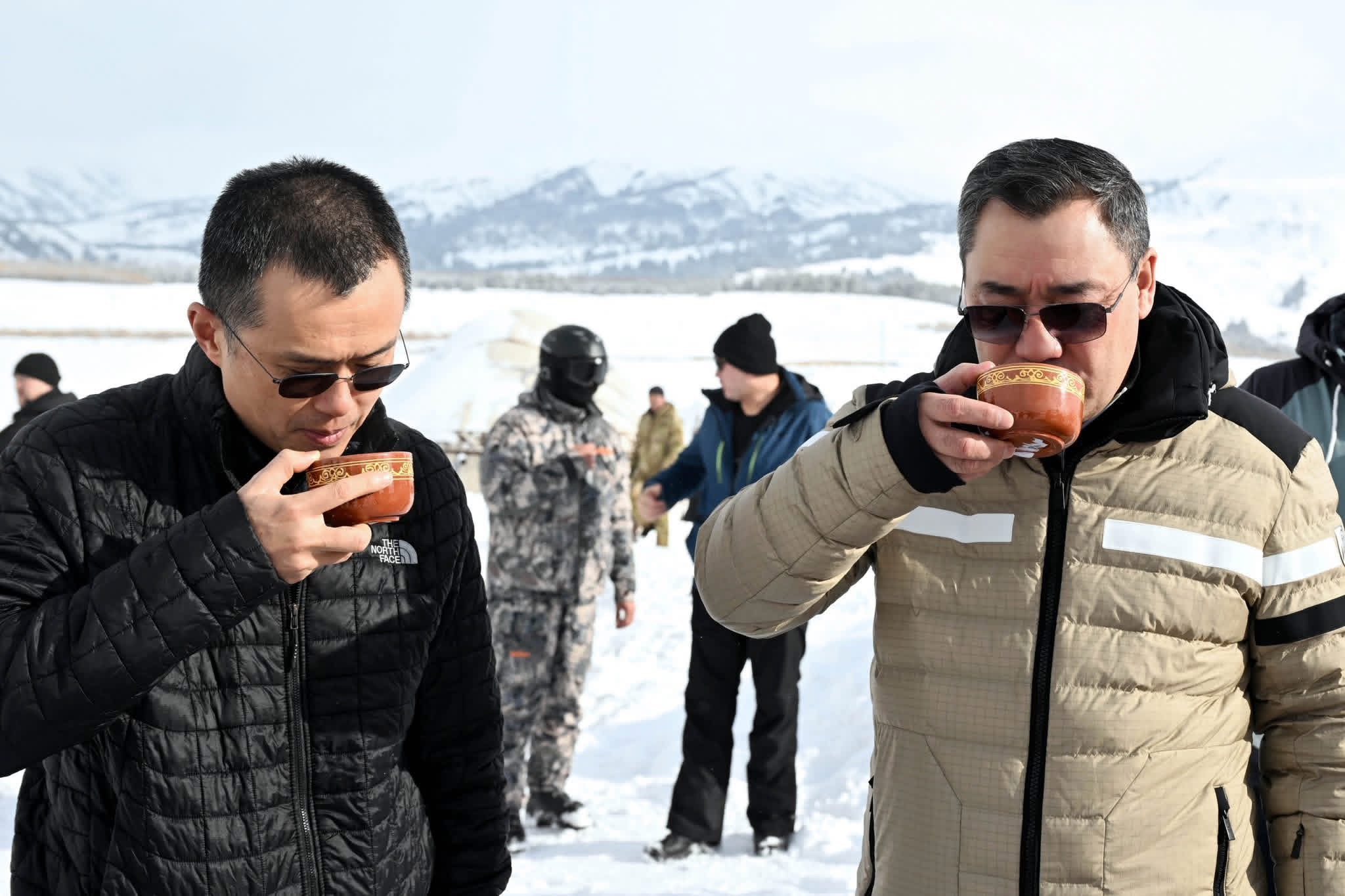 Садыр Жапаров менен Чанпэн Чжао Жыргалаңга барышты