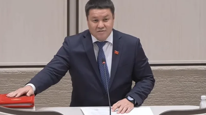 Жогорку Кеңештин жаңы 4 депутаты ант берди