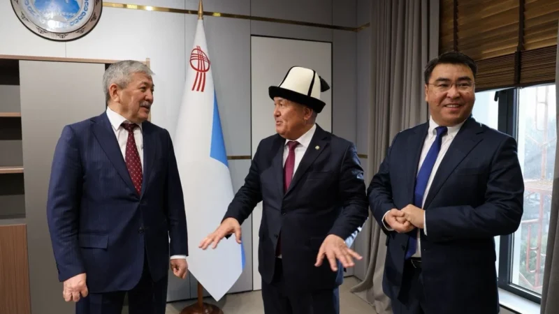 Адылбек Касымалиев Ош мэриясынын жамаатына жаңы жетекчини тааныштырды