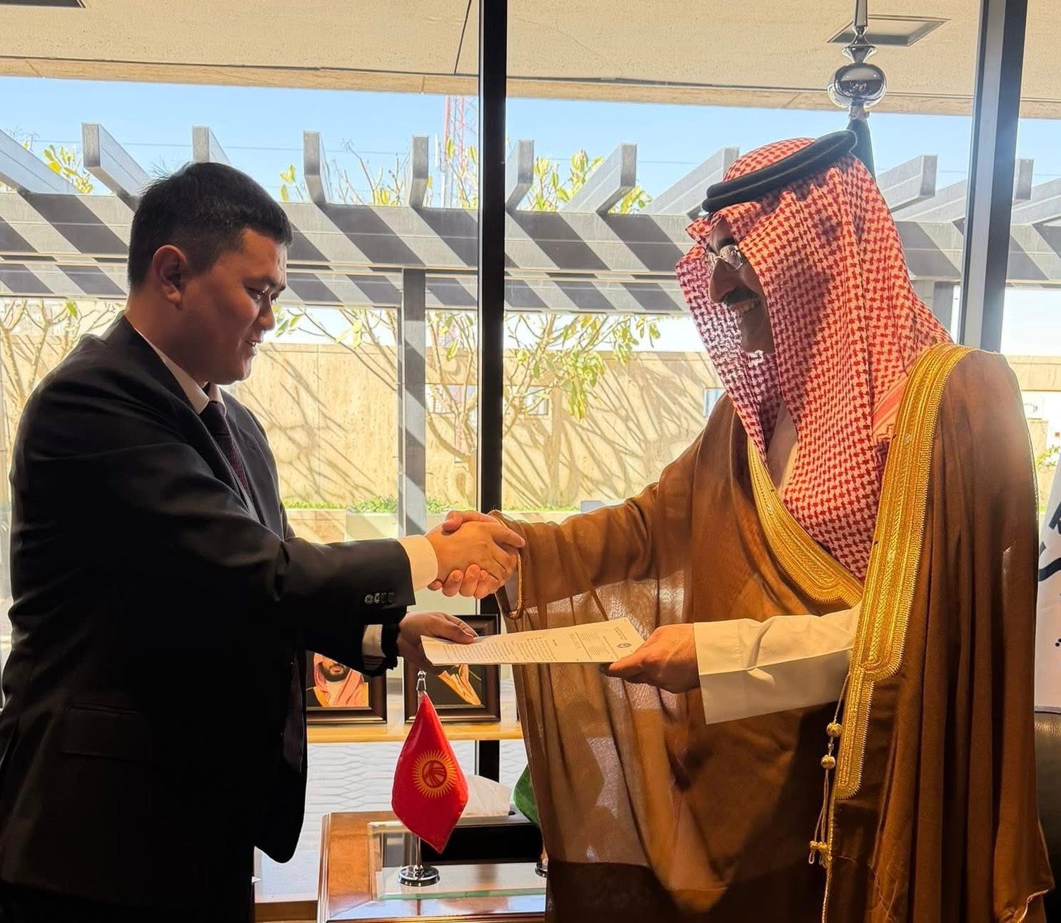 Кыргызстан–Сауд Арабия: Мектептерди куруу долбоорунун экинчи фазасы талкууланды