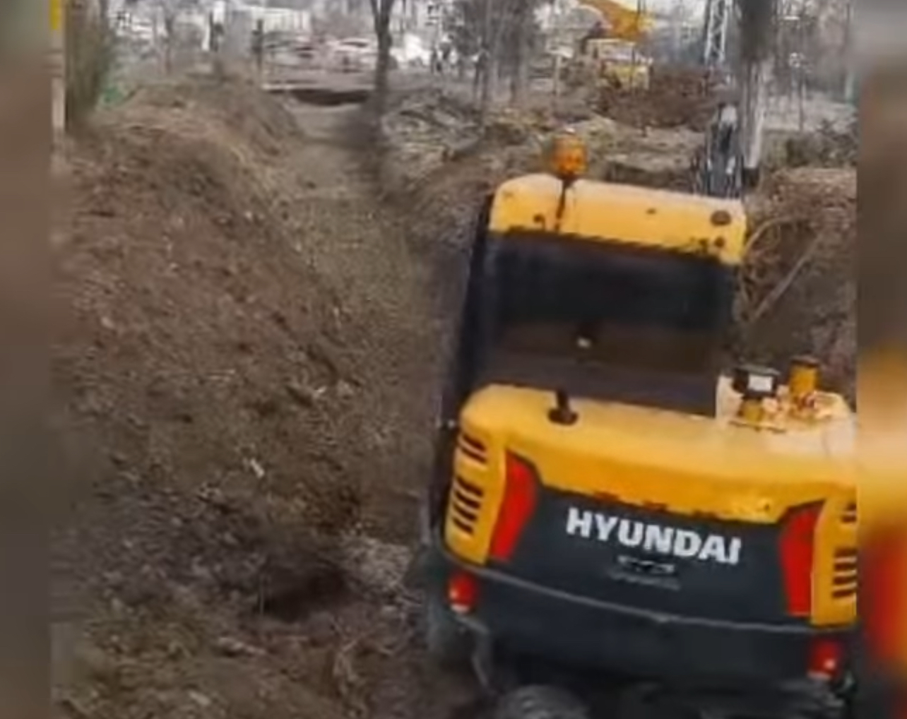 Ош шаарын аралап өткөн каналдар тазаланууда