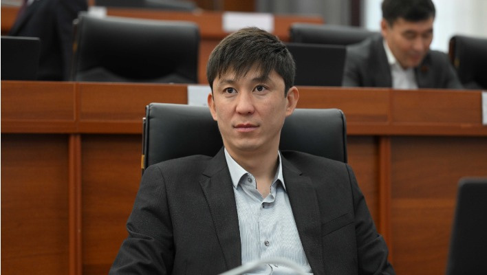 Эрулан Кокуловго жол эрежесин бузган үчүн протокол түзүлдү