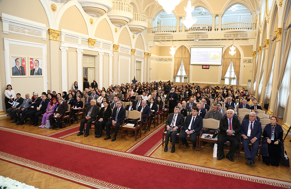 Азербайжанда 100 жылдык Баку түркология конгресси өтүп жатат