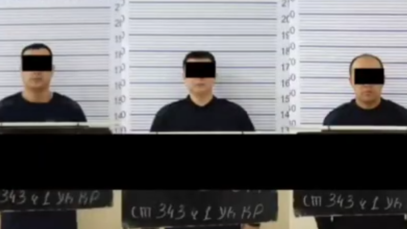 17 жаштагы кызды «сексуалдык аракетке” түрткөн. Өзгөндө үч  милиционер кармалды