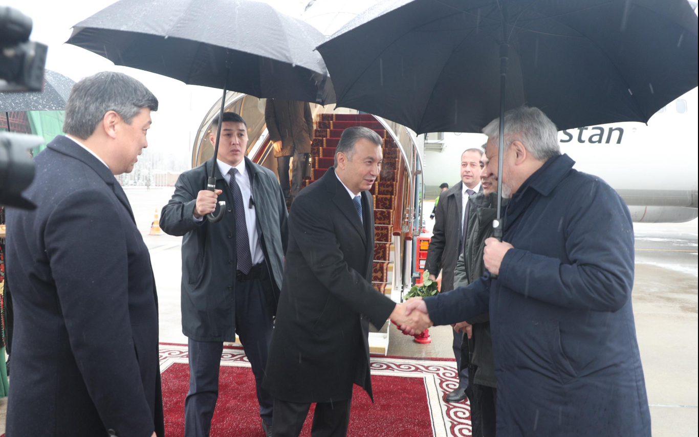 Тажикстандын Премьер-министри Кохир Расулзода Кыргызстанга келди