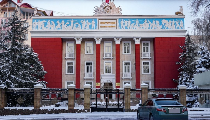 Конституциялык сот: Мөөнөтүнөн мурда президенттик шайлоо өткөрүүгө негиз жок