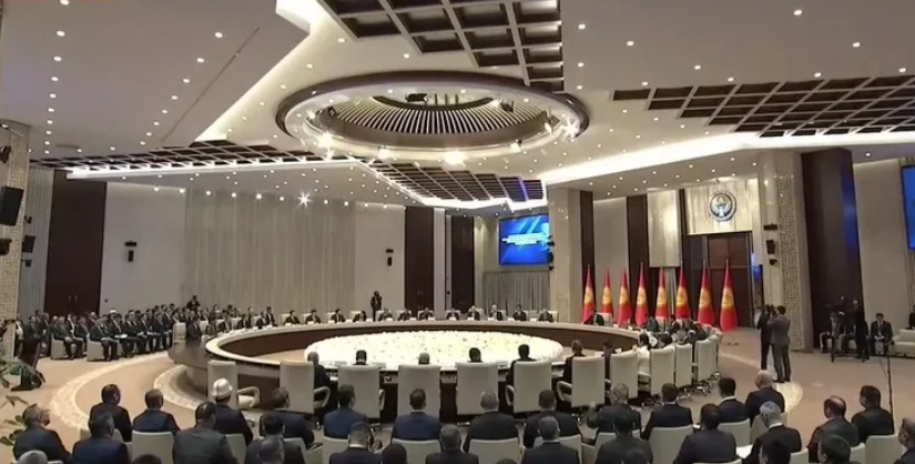 Садыр Жапаровдун катышуусунда республикалык кеңешме башталды