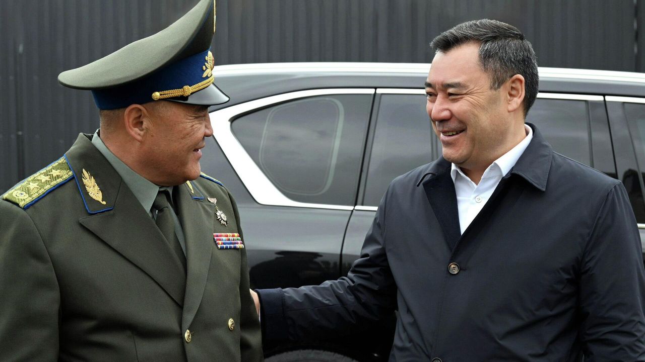 “Генерал жака өткүлө, буга кол койгула, мындай кылалы, тигиндей кылалы” деген шыкакчы топтор бар экени айтылды