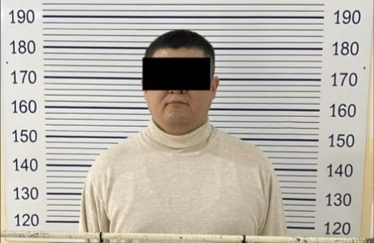 «Достук-Автожол» көзөмөл өткөрүү пунктунун башчысы коррупция менен кармалды