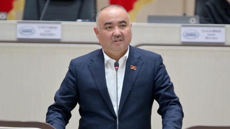 Ж.Молдокматов: «Шакиев жигит болсо мандатын тапшырып, кетиши керек!»