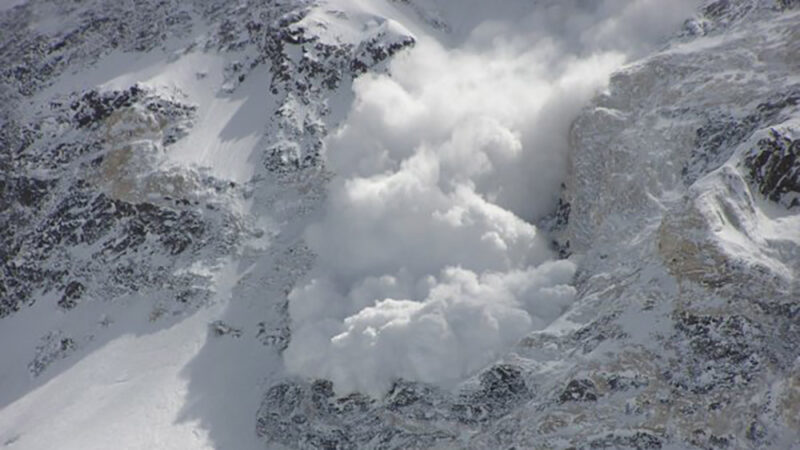 Абайлаңыз, кар көчкү! ӨКМ айдоочуларга эскертүү берди