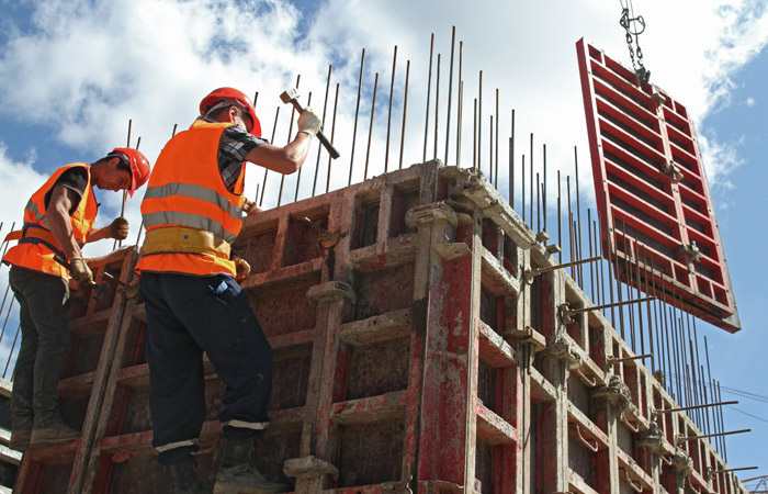 Былтыр каза болгон кызматкерлердин үй-бүлөлөрүнө төлөнгөн кенемтелер 111 млн сомду түздү