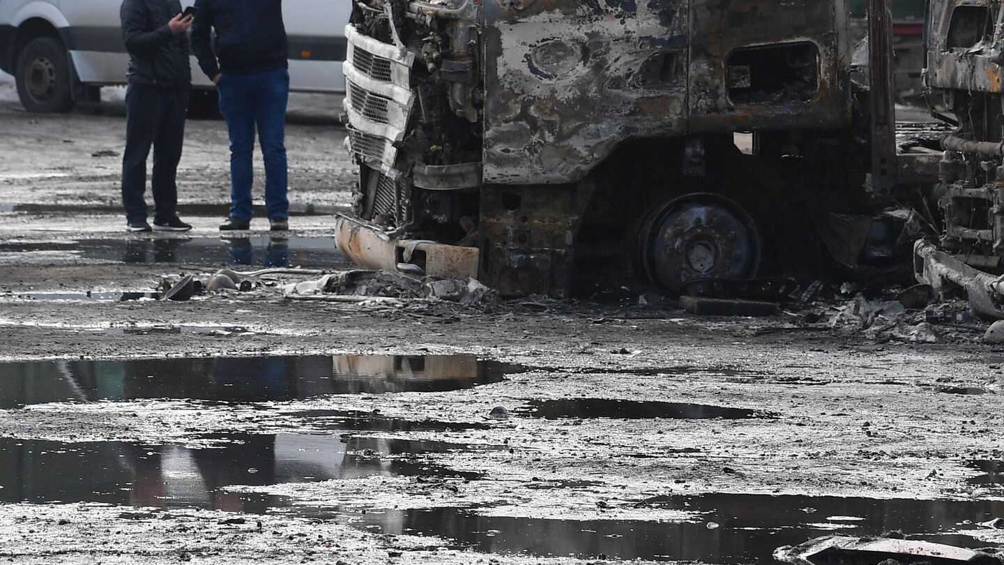 Түндө Ошто үч фура жүгү менен күйүп кетти