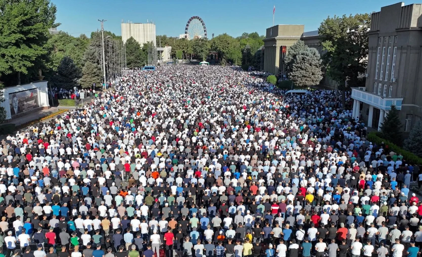 Бишкекте Орозо айт намазы окулду