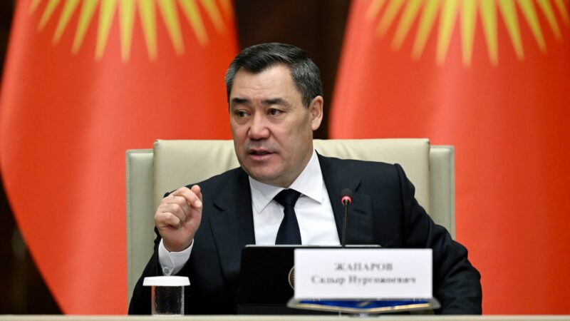 Садыр Жапаров Коопсуздук кеңешинин мүчөлөрү менен жумушчу кеңешме өткөрдү