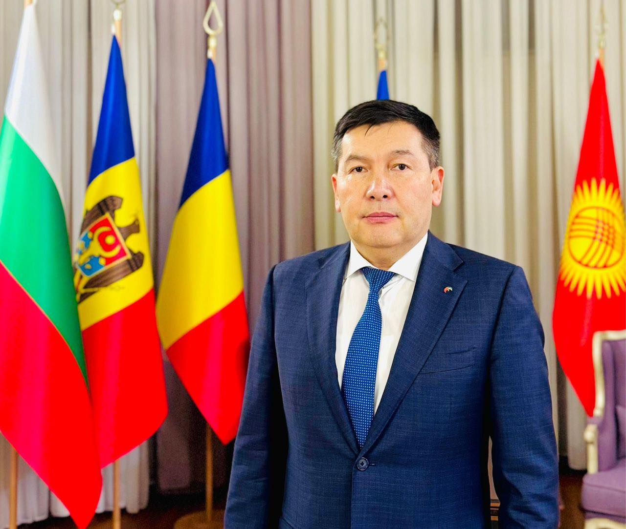 “30 жыл Кыргызстанды көз каранды кылып келген паспорттук мафия жеңилди”