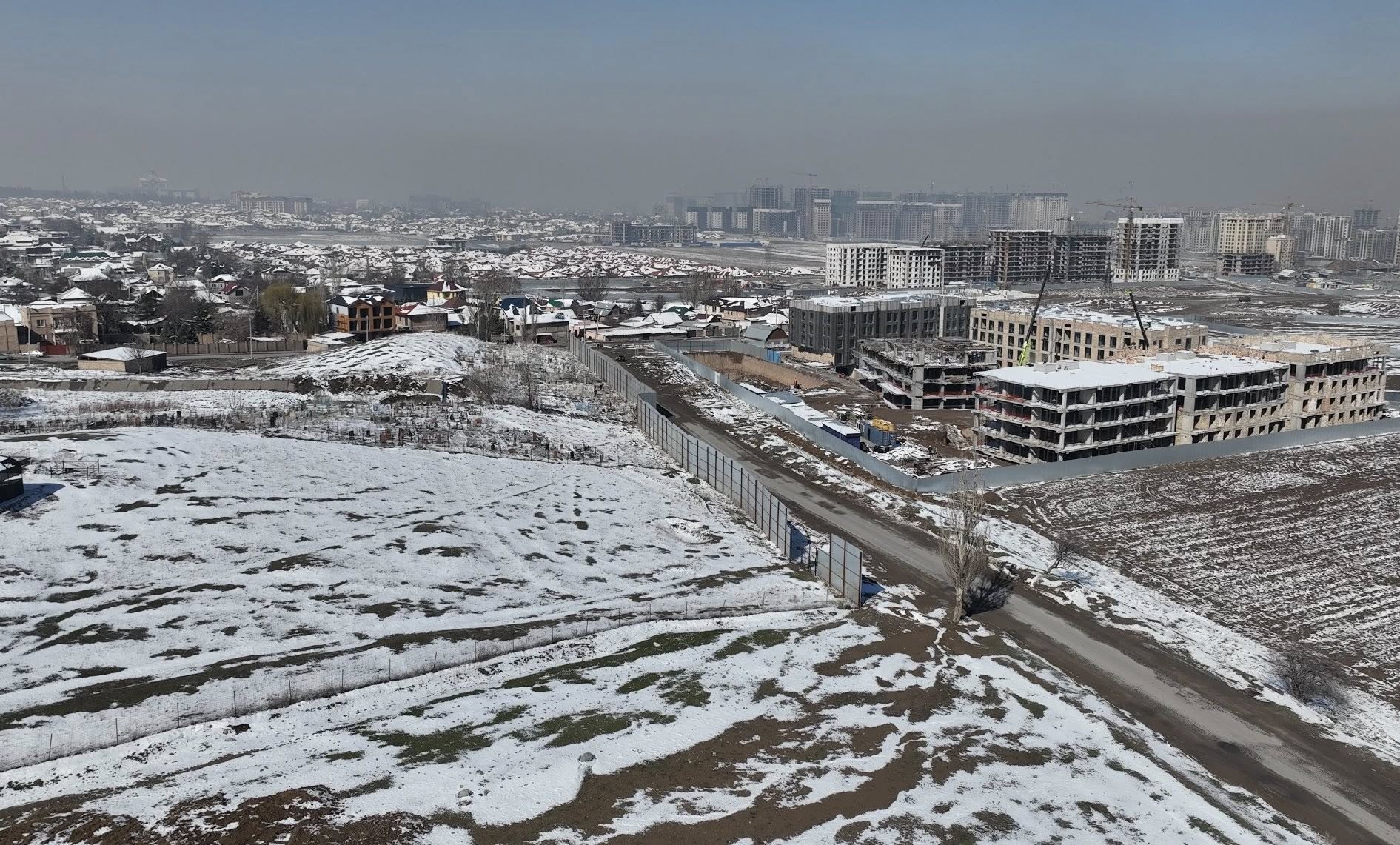 Курулуш министрлиги: Орто-Сайдагы курулуш көрүстөндөн 30 метр аралыкта жайгашкан деген маалымат чындыкка дал келбейт