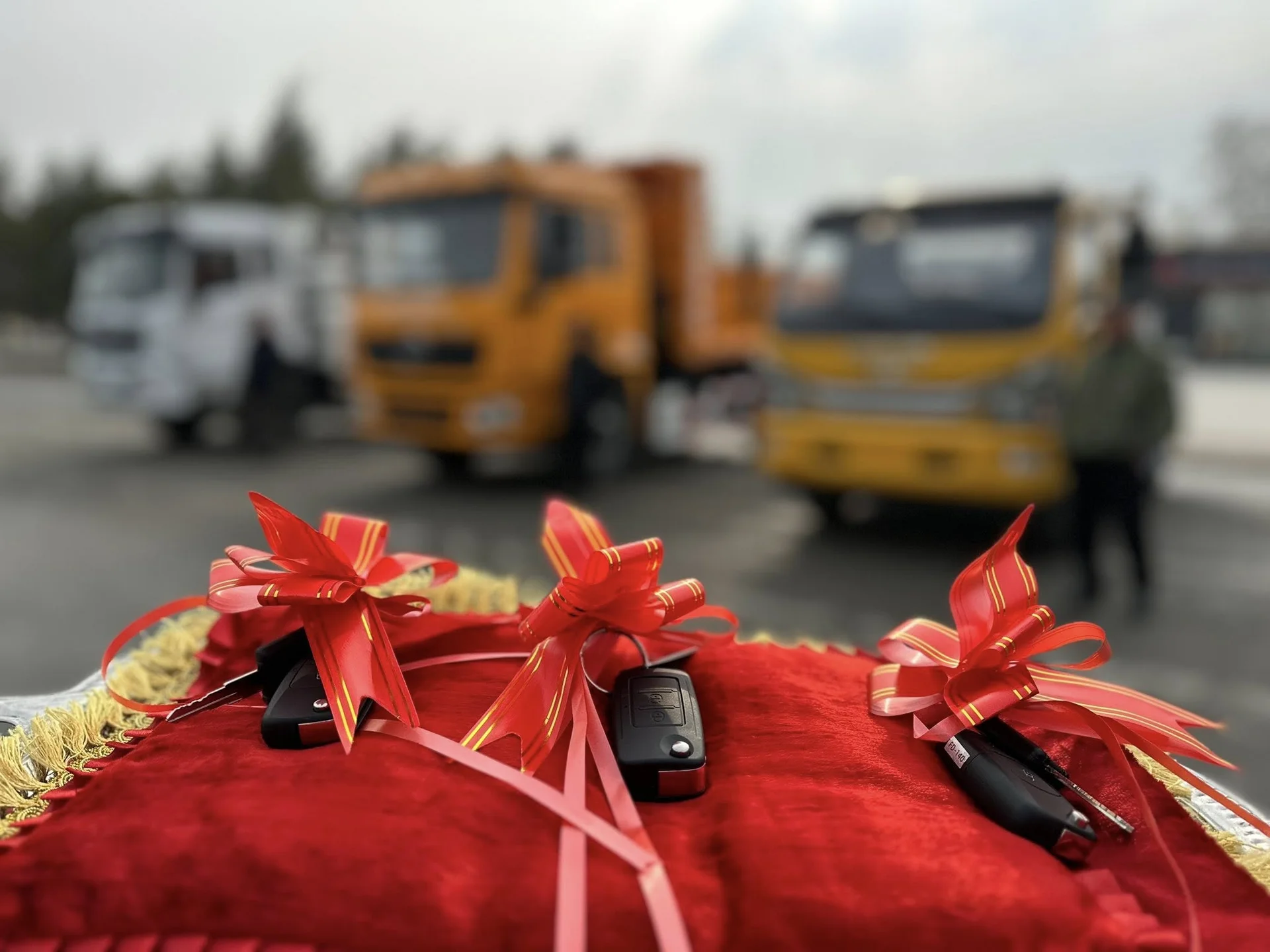 Баткен шаарына 12,6 млн сомдук жаңы техникалар тапшырылды