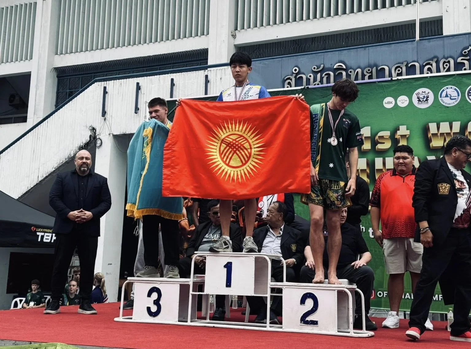 Кыргызстандык тайбоксчулар дүйнө чемпионатынан 12 медаль жеңди