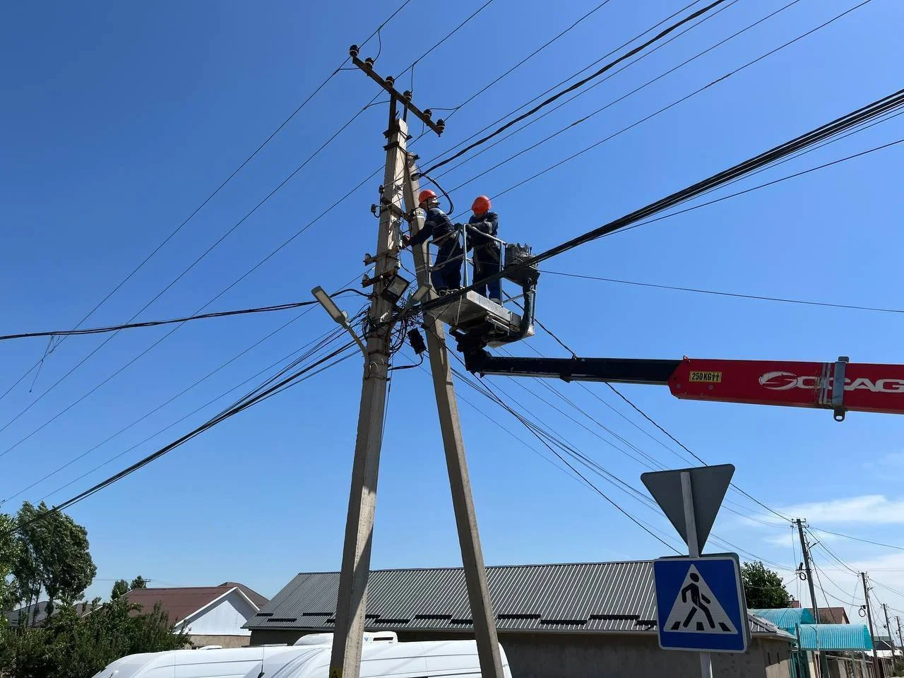 Бишкекте 40 чакырымдан ашык эски электр линиялары жаңыланат