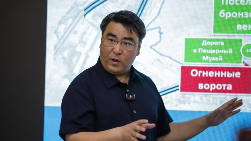 Жанарбек Акаев Сулайман-Тоону айланта веложол жана тротуар куруу керектигин белгиледи