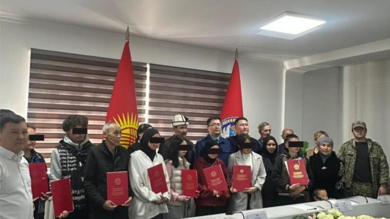 Жайыл районунда тоголок жетим балдарга жер тилкелери берилди